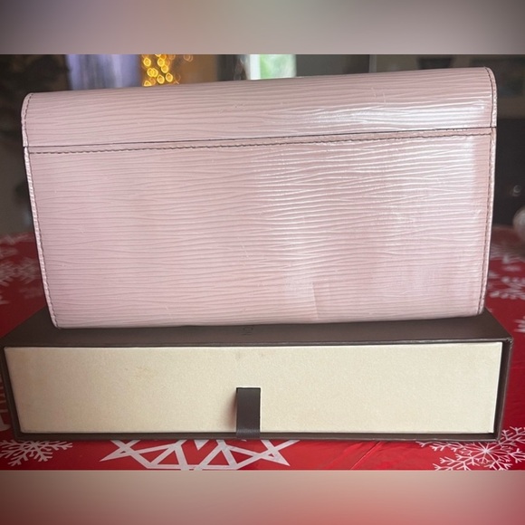 Louis Vuitton Pink Epi Sarah Wallet - Picture 5 of 7
